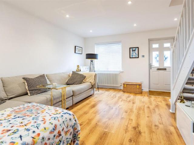 House for sale in Lambourne, Epping