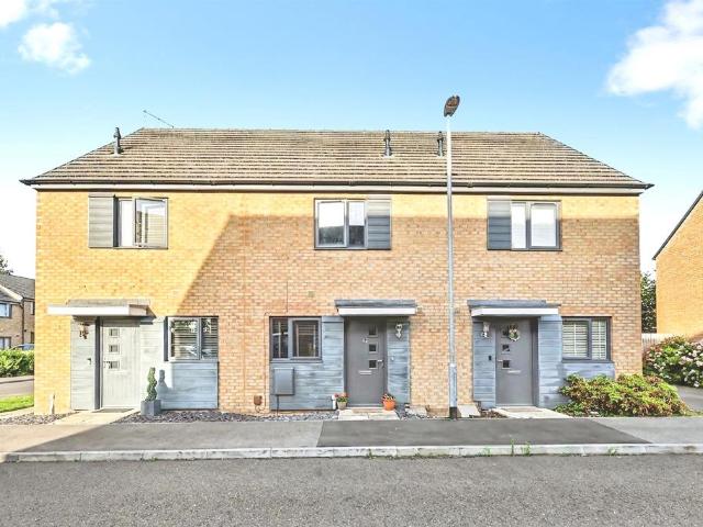 House for sale in Queen's Park, Northampton
