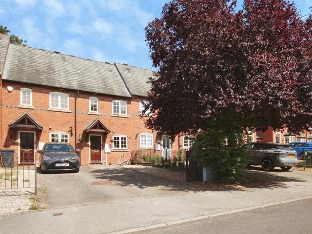 House for sale in Green Close, Warwickshire