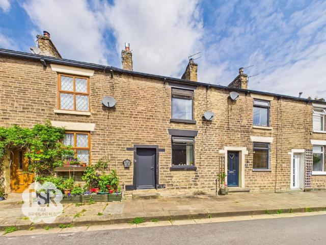 House for sale in Charlesworth, East Midlands
