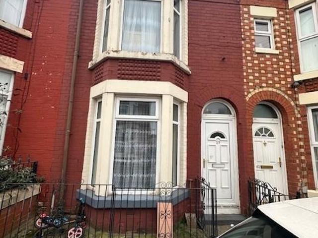 House for sale in Elm Park, Calderstones