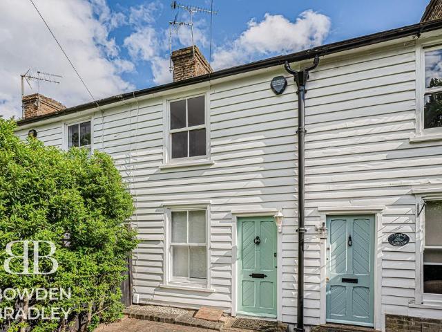 House for sale in Chigwell, Epping
