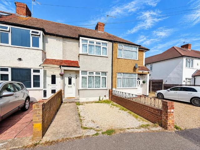 House for sale in West Bedfont, Spelthorne