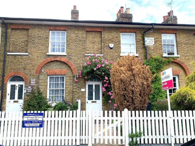 House for sale in Carterhatch, Greater London