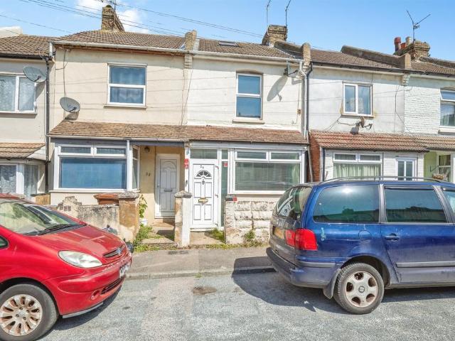 House for sale in Brompton, Gillingham