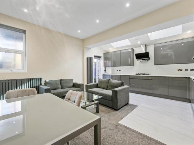 House for sale in Shepherd's Bush, Greater London