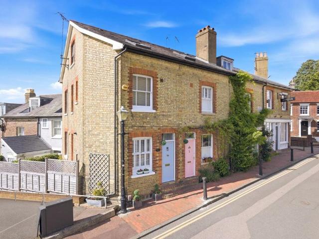 House for sale in Broadwater Down, Sandown Park