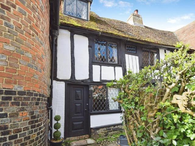 House for sale in Heathlands, East Sussex