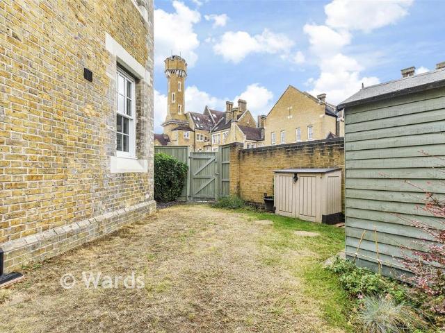 House for sale in Stone, Monks Orchard