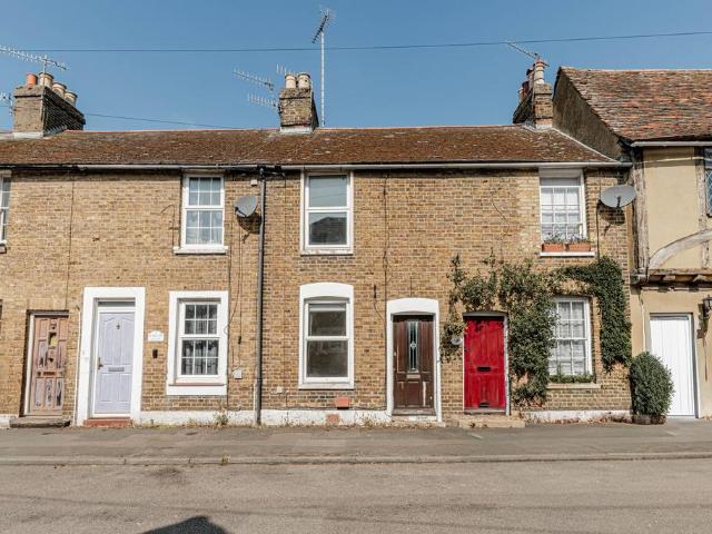 House for sale in Oad Street, Kent