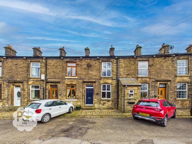 House for sale in Charlesworth, East Midlands