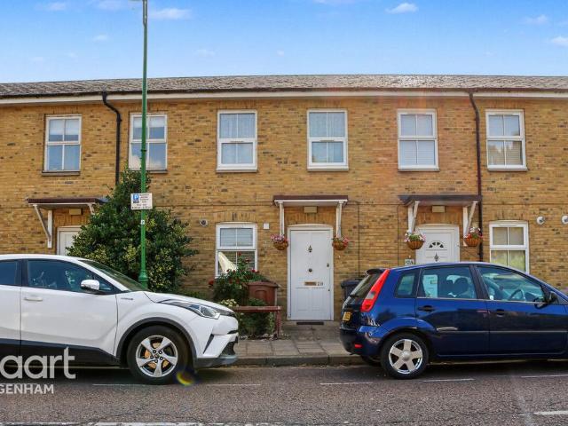 House for sale in Dagenham, Greater London