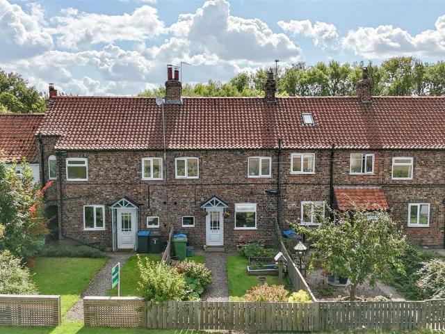 House for sale in Newton-on-ouse, North Yorkshire