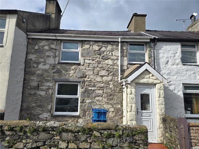 House for sale in Cwm-y-glo, Wales