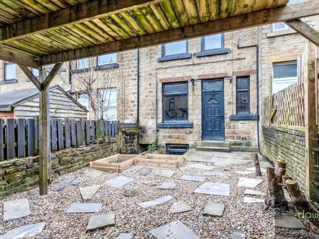 House for sale in Elland, West Yorkshire