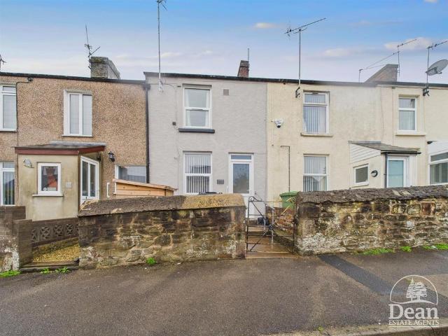 House for sale in Bromsberrow Heath, Gloucestershire