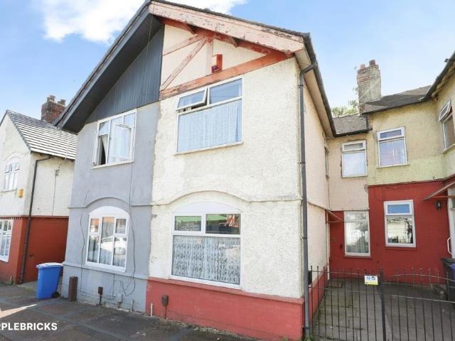 House for sale in Burslem, Stoke-on-Trent