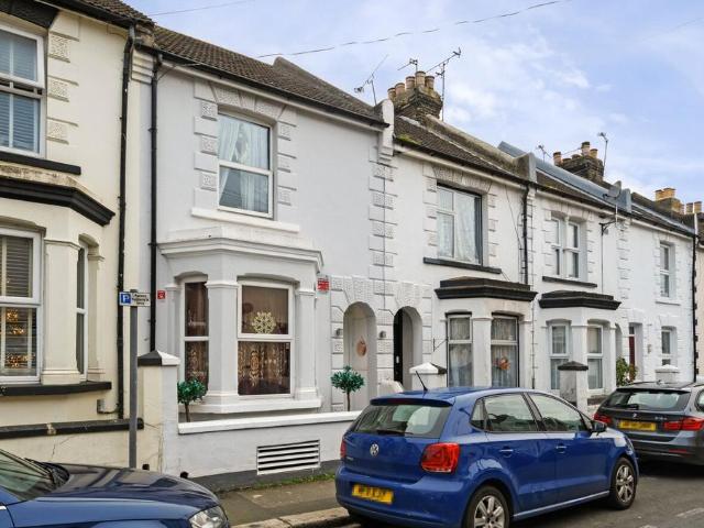 House for sale in Brompton, Gillingham
