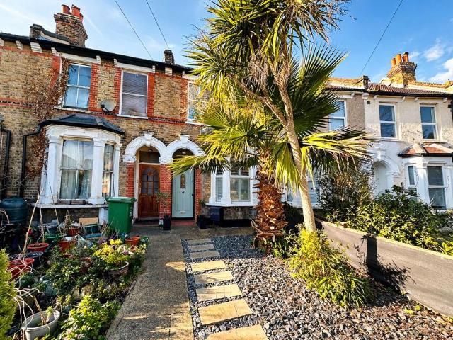 House for sale in London Borough of Lewisham, Greater London