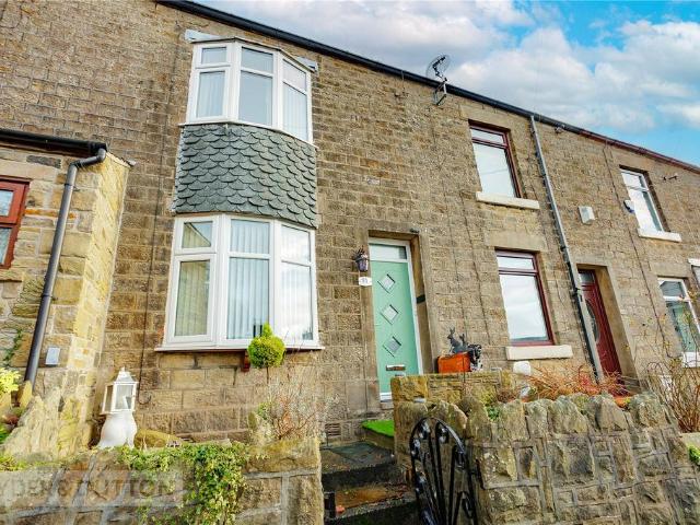 House for sale in Charlesworth, East Midlands