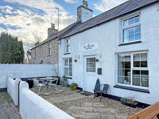 House for sale in Penysarn, Wales