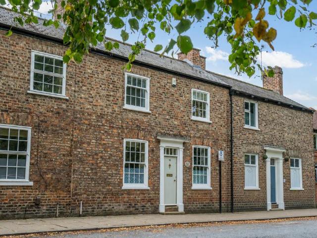 House for sale in High Field, York