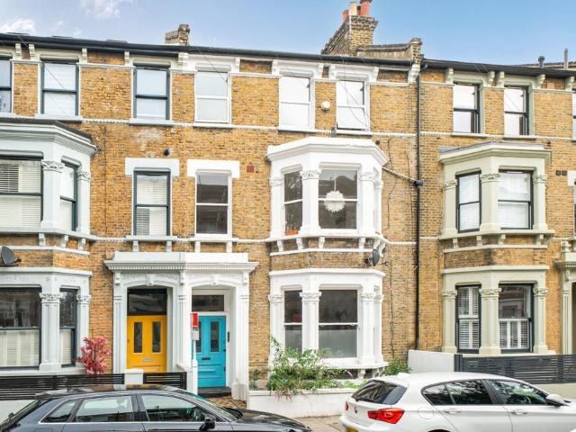 House for sale in Stockwell Park, Greater London