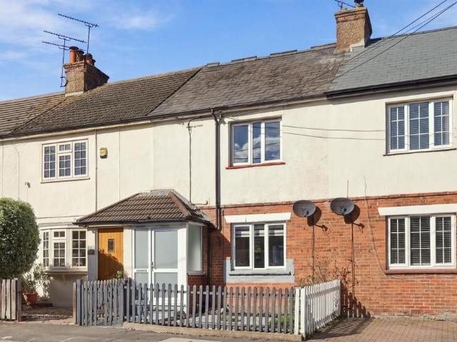 House for sale in Pilgrims' Hatch, Brentwood