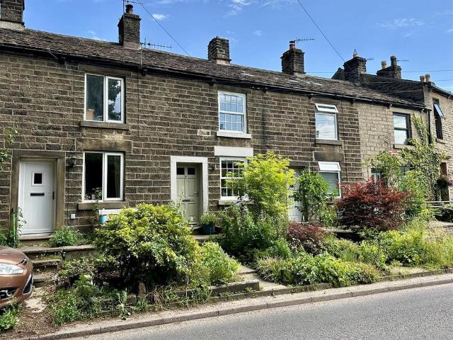 House for sale in Charlesworth, East Midlands