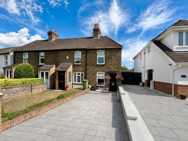 House for sale in Grove Park, Swale