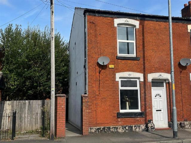 House for sale in Hurst Cross, Greenheys