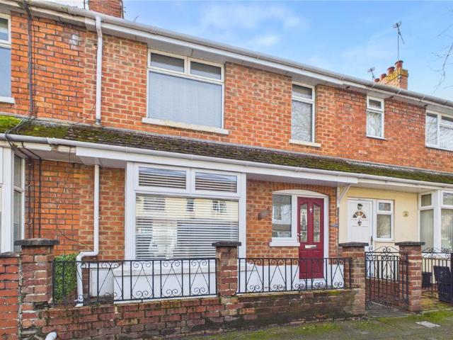 House for sale in Gorse Hill, Swindon