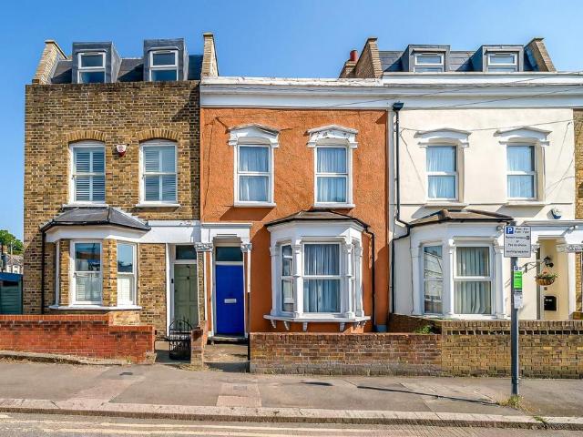 House for sale in London Borough of Lewisham, Deptford