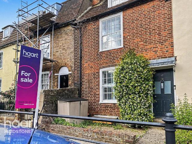 House for sale in Allington, Midway