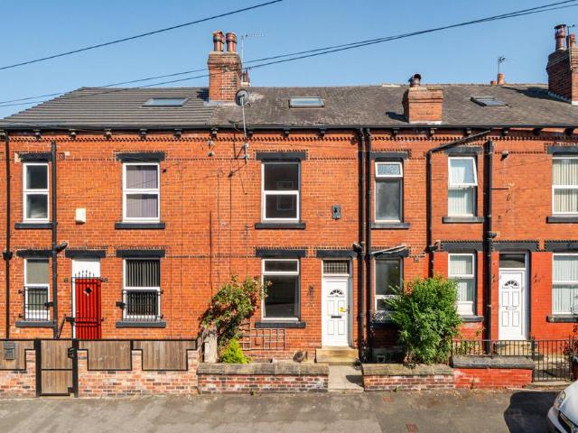 House for sale in Armley, West Yorkshire