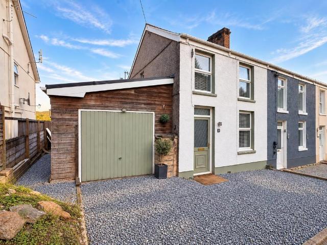 House for sale in Mawr, Clydach