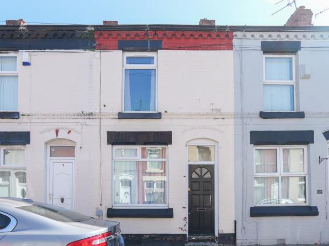 House for sale in Stoneycroft, Calderstones