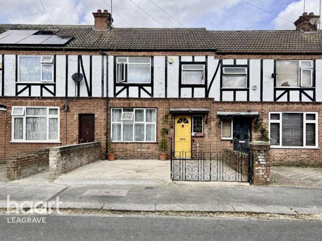 House for sale in Spring Park, Luton