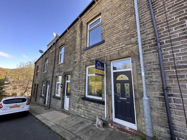 House for sale in Oldroyd, Calderdale