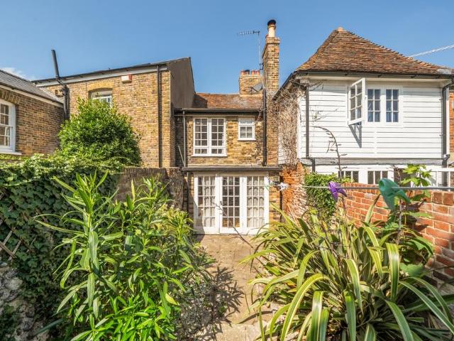 House for sale in Sandwich, Ash