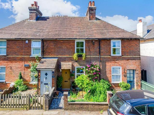 House for sale in The Butts, Kent
