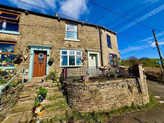 House for sale in Charlesworth, East Midlands