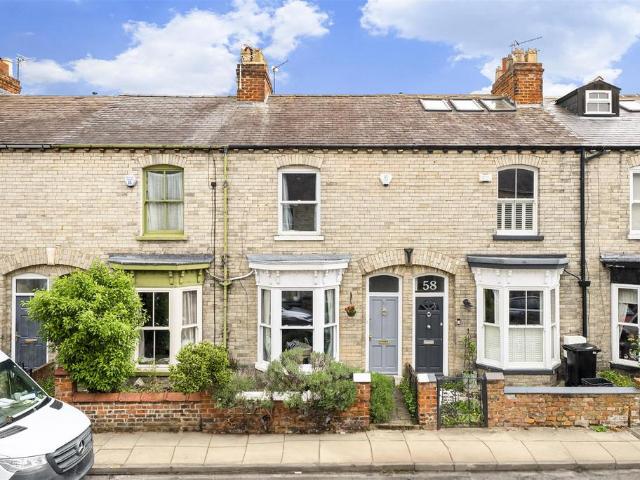 House for sale in High Field, York