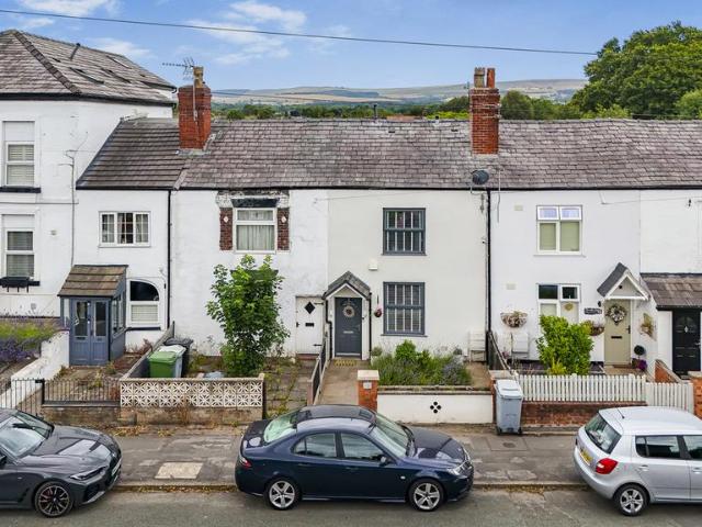 House for sale in Poynton