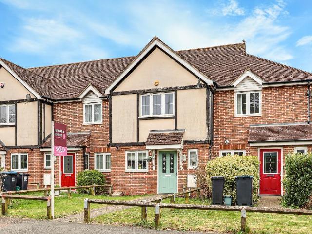 House for sale in Caterham on the Hill, Hillview