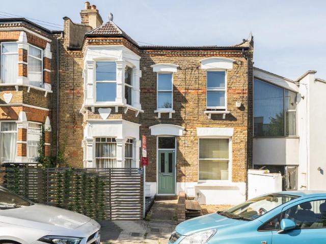 House for sale in Friern Barnet, Greater London