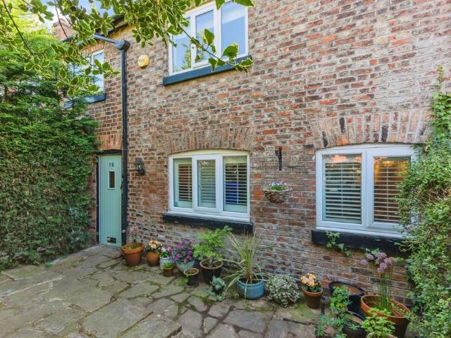House for sale in Georgia, Greater Manchester