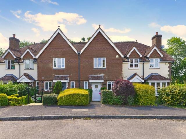 House for sale in Fole, Surrey