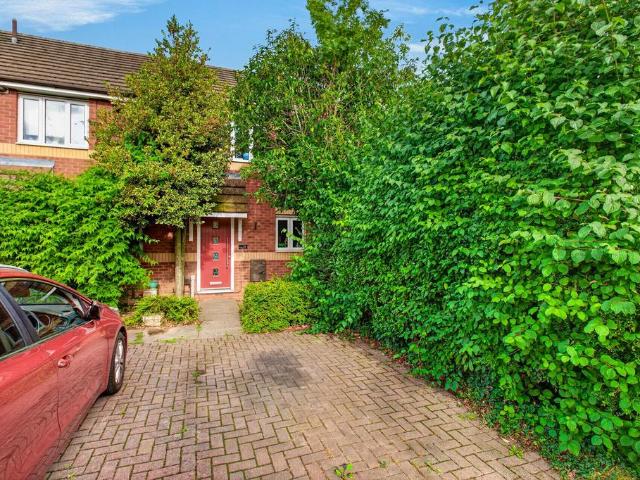House for sale in Finedon, North Northamptonshire