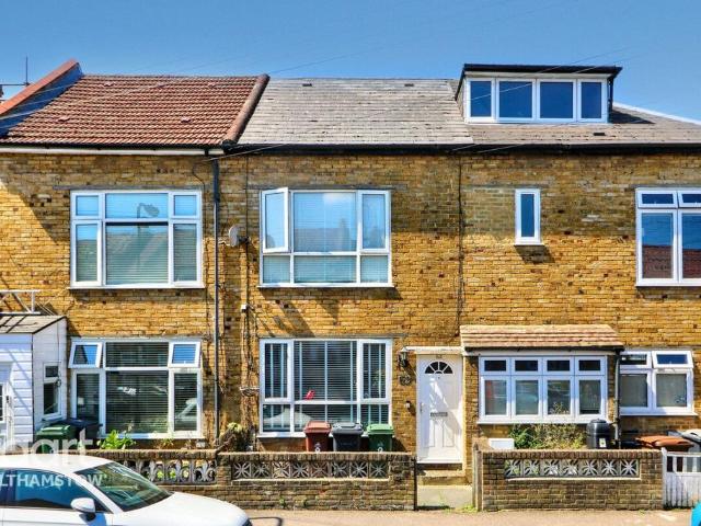 House for sale in Hale End, Greater London
